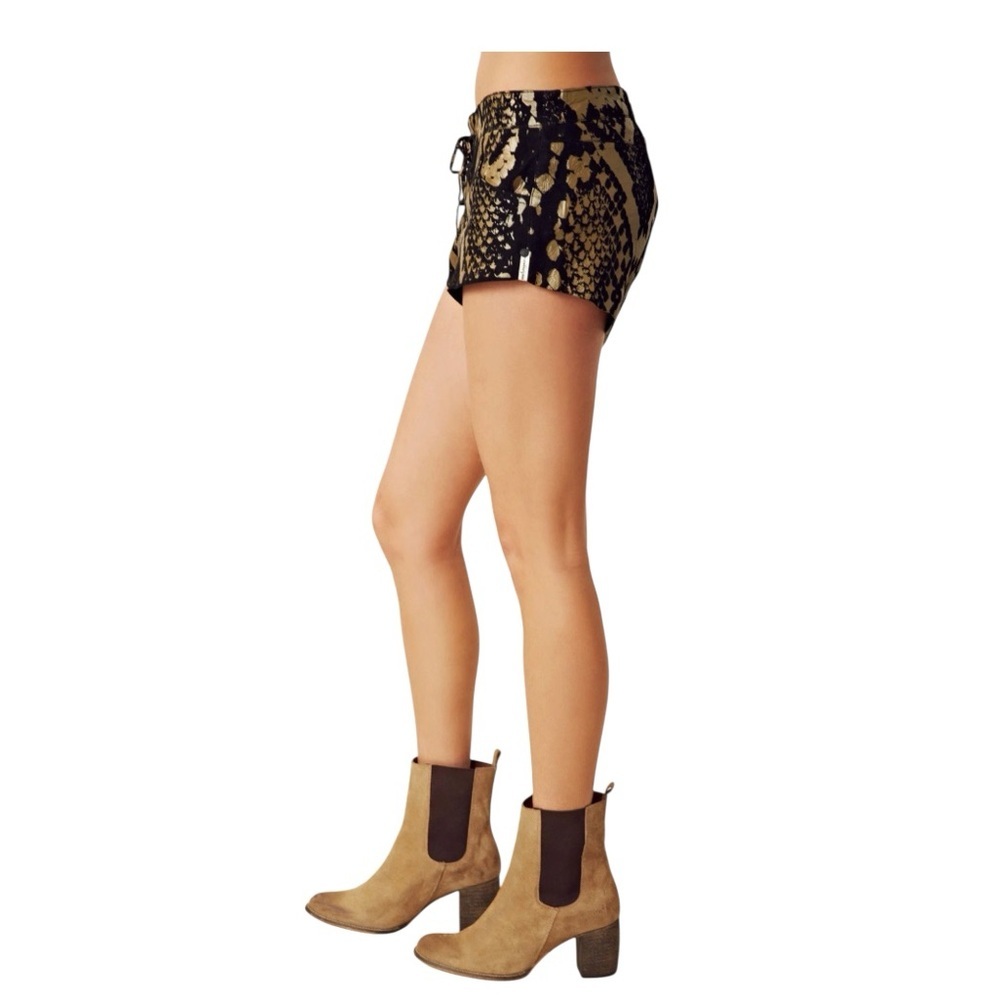 ONE TEASPOON AFRICAN NIGHT FLIGHT SIXTIES SUEDE SHORTS Size 4 *SAMPLE * NWT - Picture 4 of 14